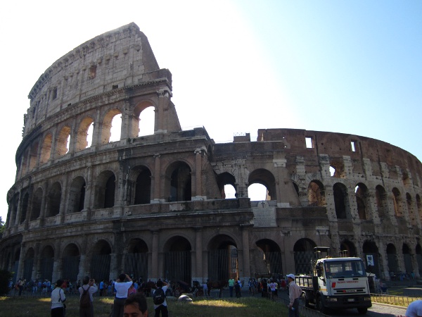 rome-colliseum-spartan-traveler