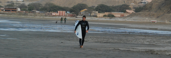 spartantraveler_surfing_peru_crop