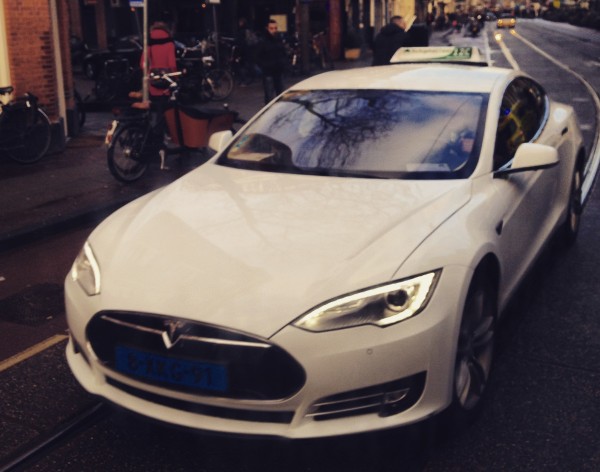 tesla-model-s-taxi-amsterdam